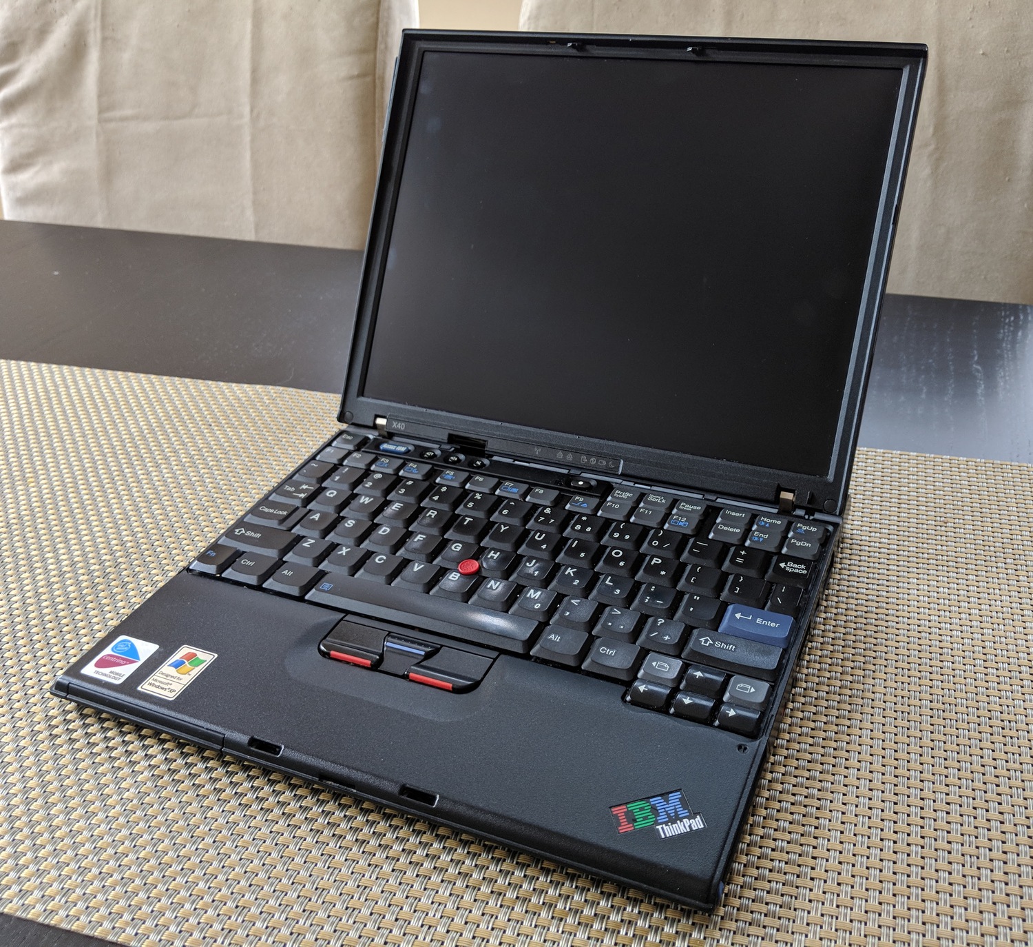 ThinkPad X40, powered off