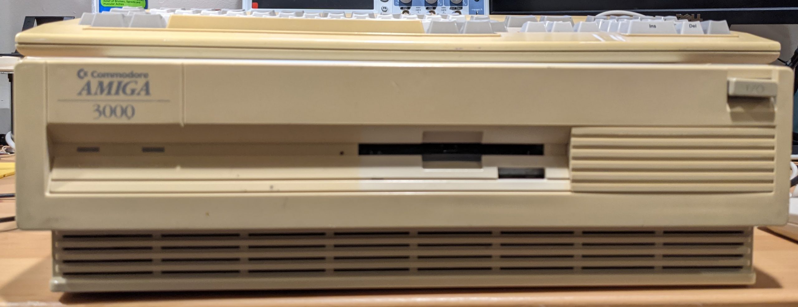 Image of the Amiga 3000 from the front