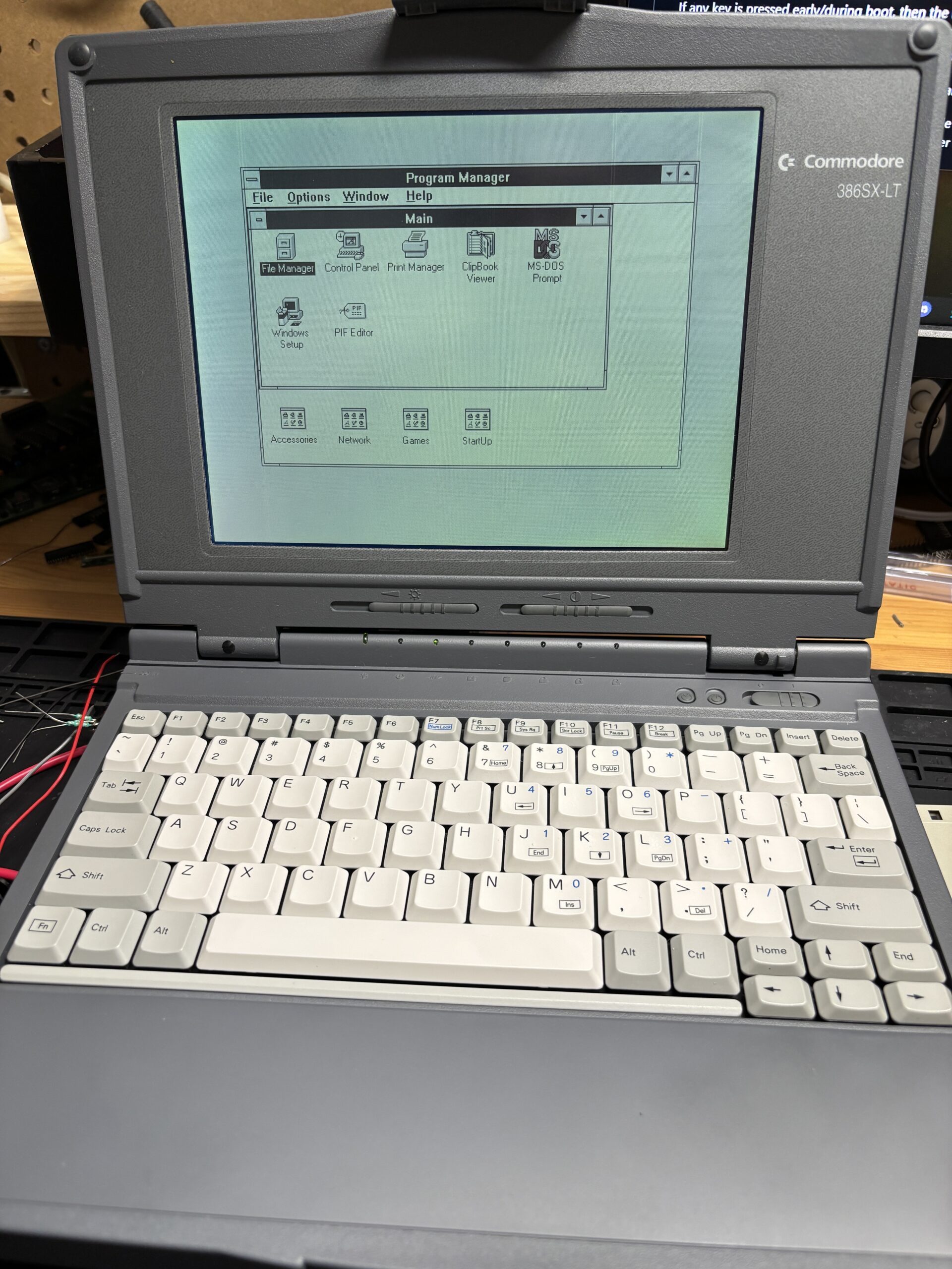 Commodore 386SX-LT Notebook