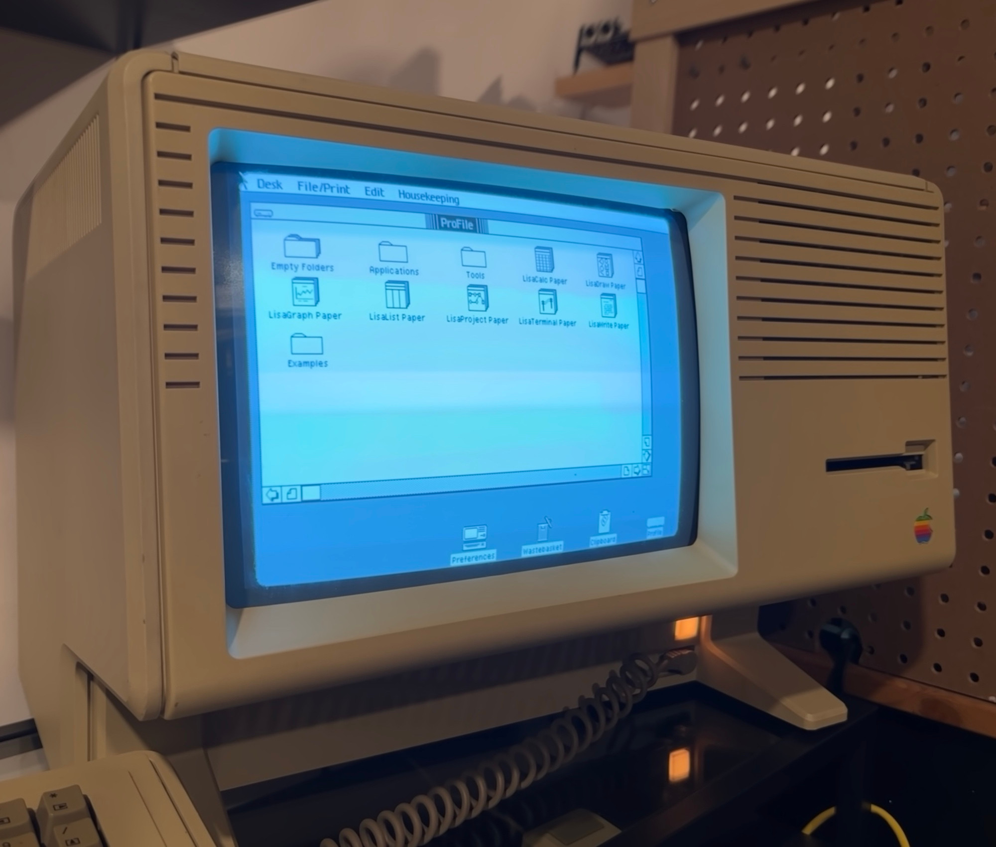 An Apple Lisa, powered on to Lisa Office System 3.1